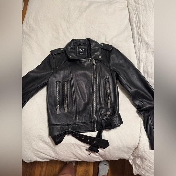 Zara Black faux Leather Biker Jacket w/ belt buttery soft semi cropped M 6 8 10 - Picture 6 of 6